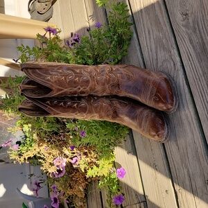Ariat cowboy boots